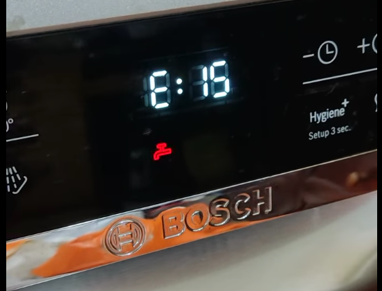 Tìm Hiểu Nguyên Nhân Và Cách Giải Quyết Lỗi Vòi Nước Đỏ Trên Máy Rửa Bát Bosch
