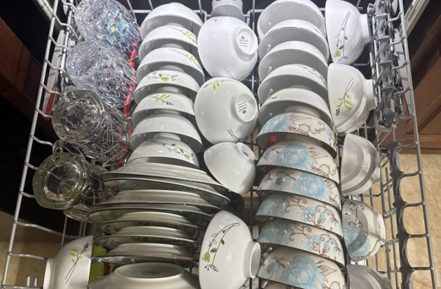Mẹo Sắp Xếp Bát Đũa Thông Minh Để Tối Ưu Hiệu Quả Máy Rửa Bát