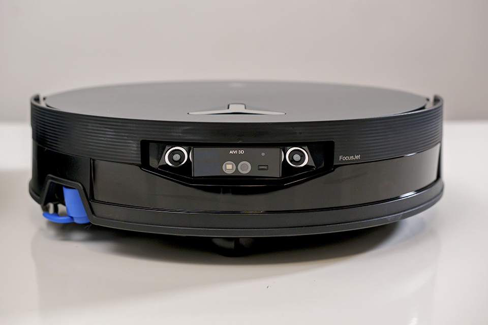 Đánh Giá Robot Hút Bụi Deebot X12 OmniCyclone Với Công Nghệ Phun Tia Nước Mới
