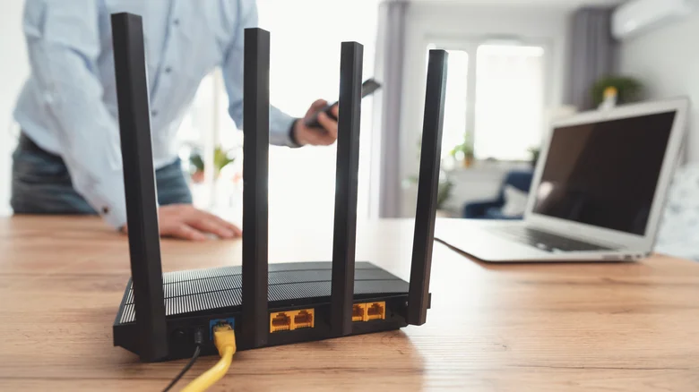 Tại Sao Bạn Nên Tránh Bộ Định Tuyến Từ Nhà Cung Cấp Internet