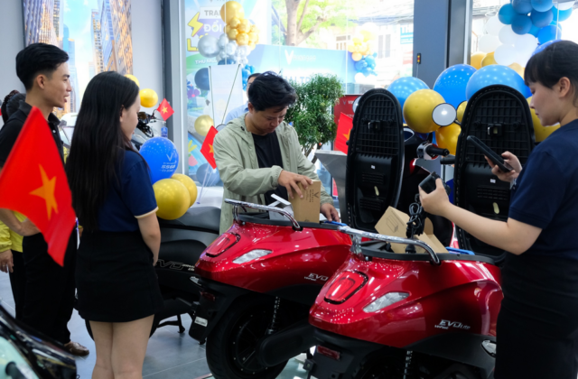 VinFast Khởi Động Mô Hình Showroom Xe Điện EV-Zone Tại Nhiều Tỉnh Thành