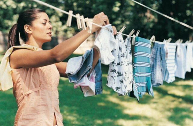 Giải Pháp Làm Khô Quần Áo Nhanh Chóng Những Ngày Mưa Dài
